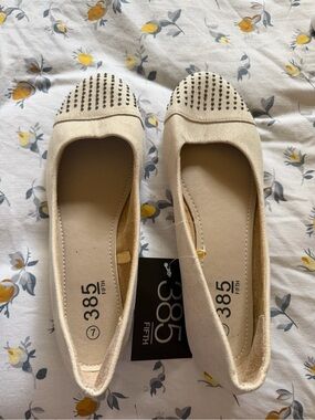 385 Fifth Women's Cream Studded Slip-On Ballet Flats
